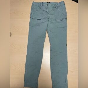 LOFT Women's Cargo/Utility Pants in Gray Green - comfy & excellent condition sz6